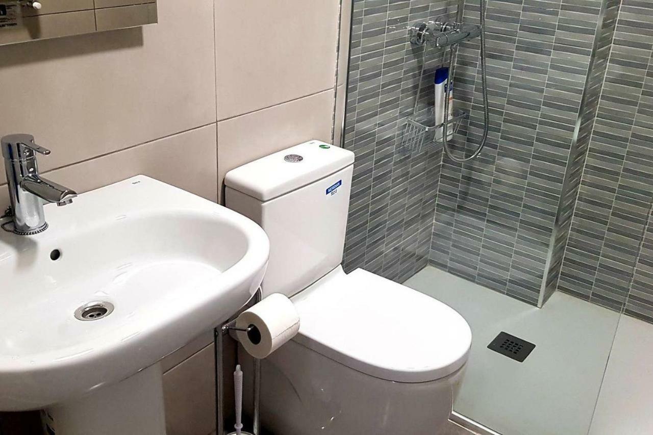 Laia Home Garaje Y Wifi Barakaldo Exteriör bild